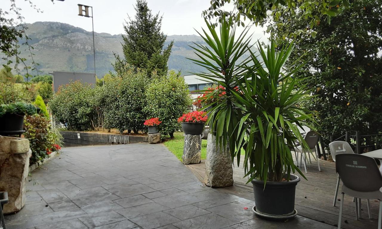 Hotel Larramendi Torrea à Azcoitia Extérieur photo